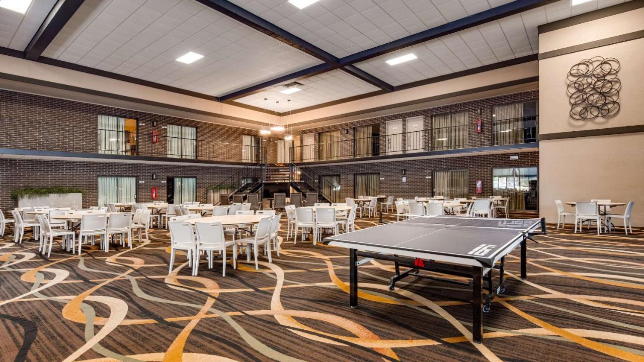 Best Western Angus Inn Great Bend Екстер'єр фото