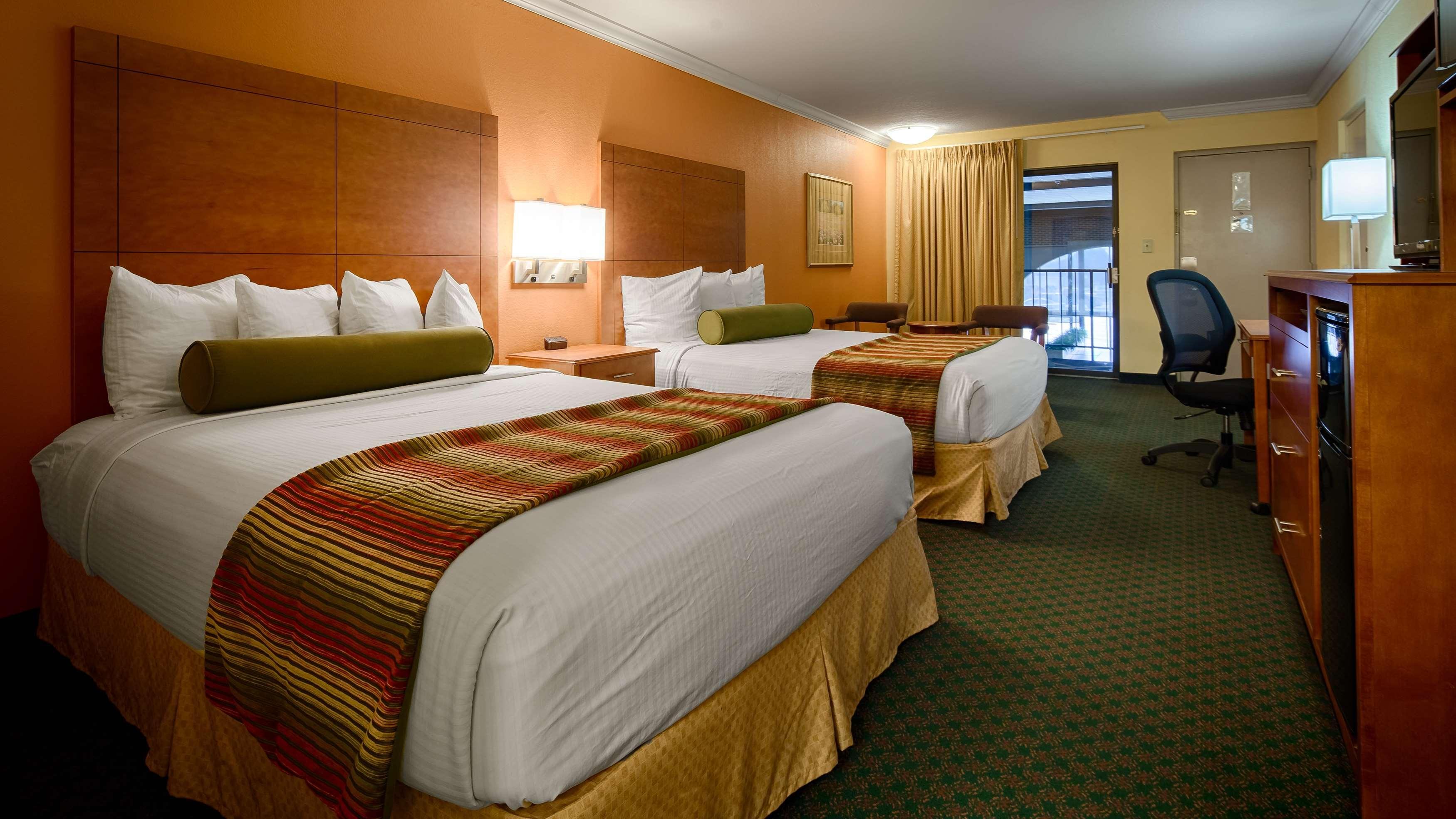 Best Western Angus Inn Great Bend Екстер'єр фото