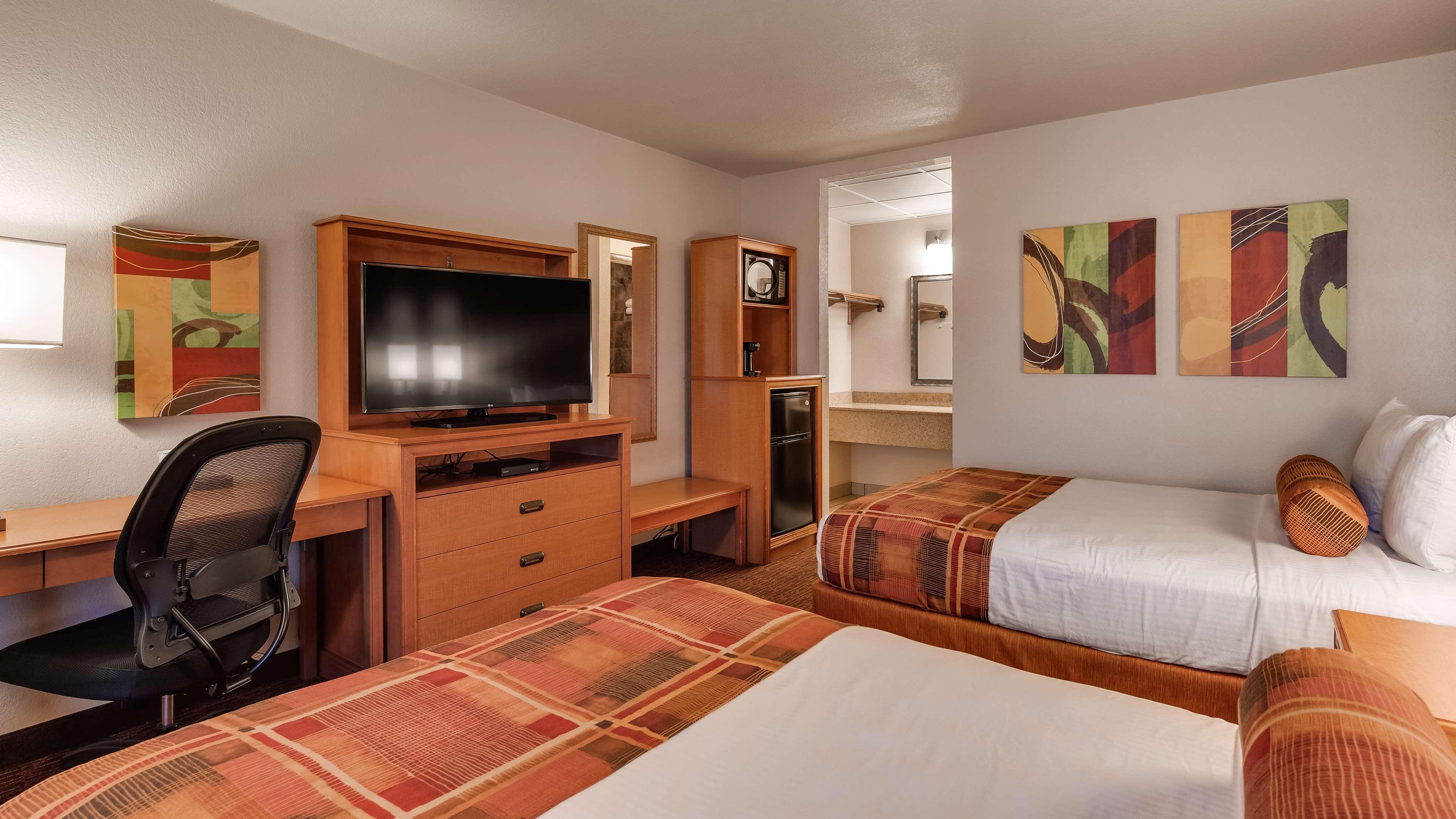 Best Western Angus Inn Great Bend Екстер'єр фото