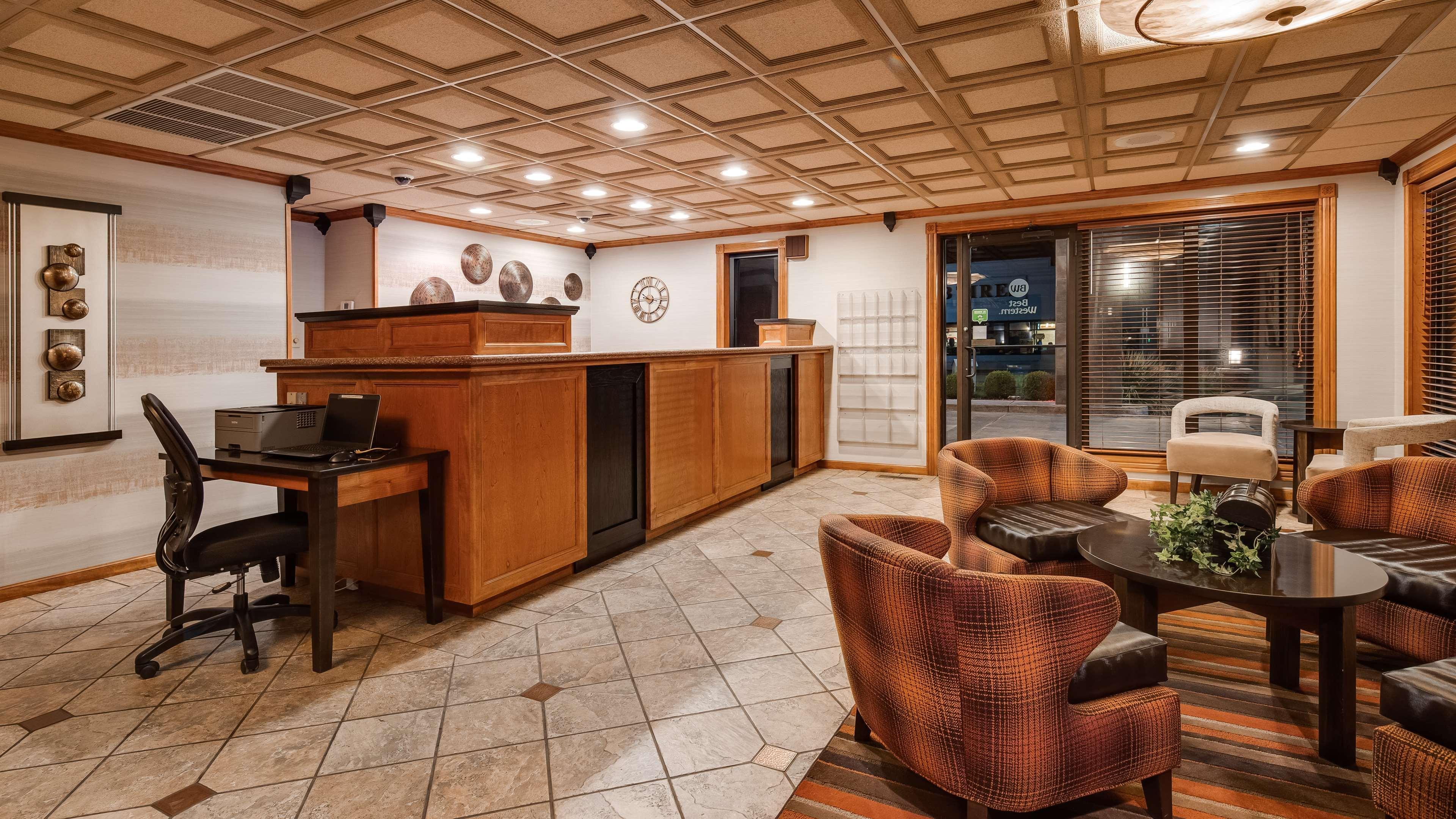 Best Western Angus Inn Great Bend Екстер'єр фото
