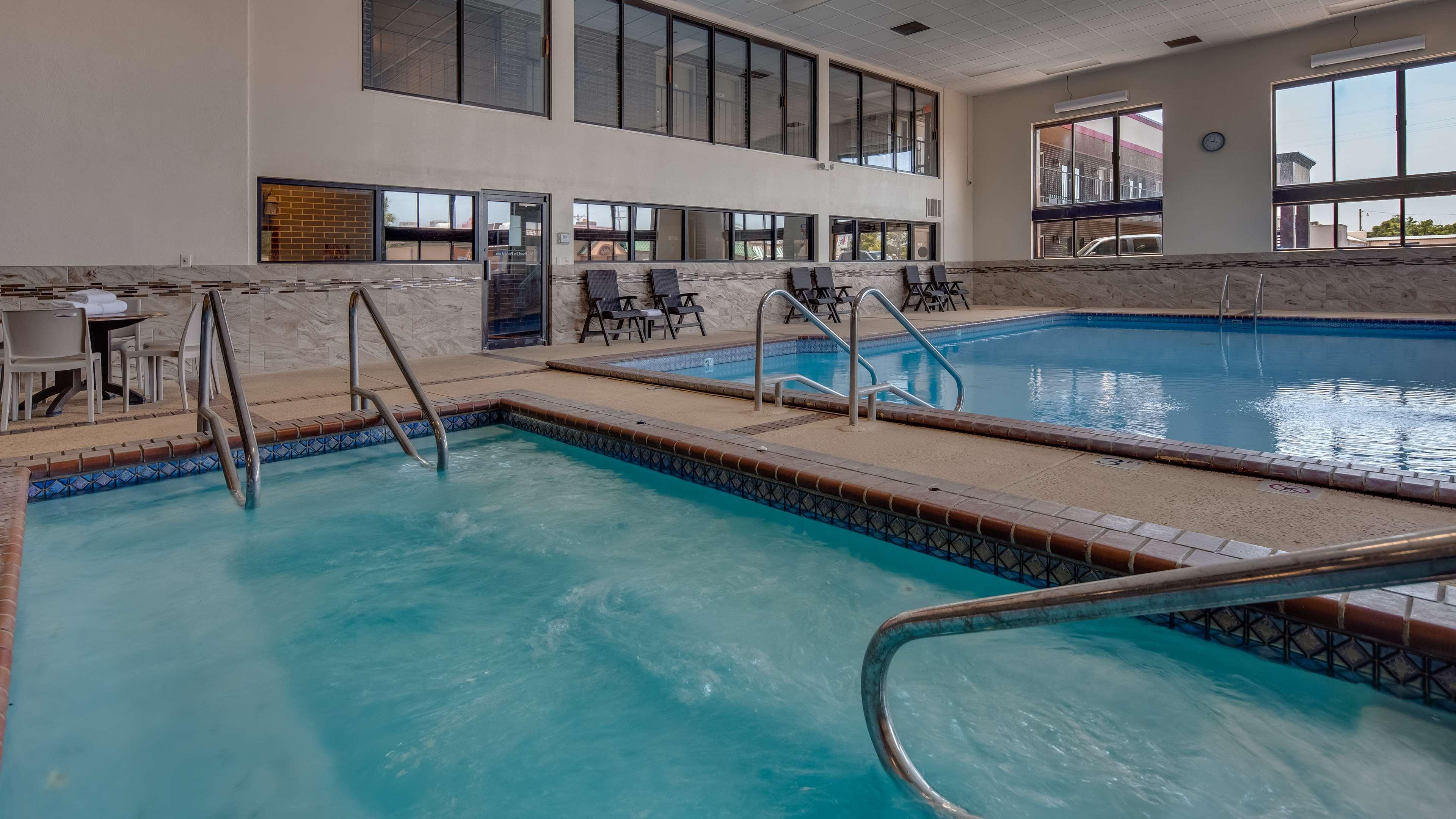 Best Western Angus Inn Great Bend Екстер'єр фото