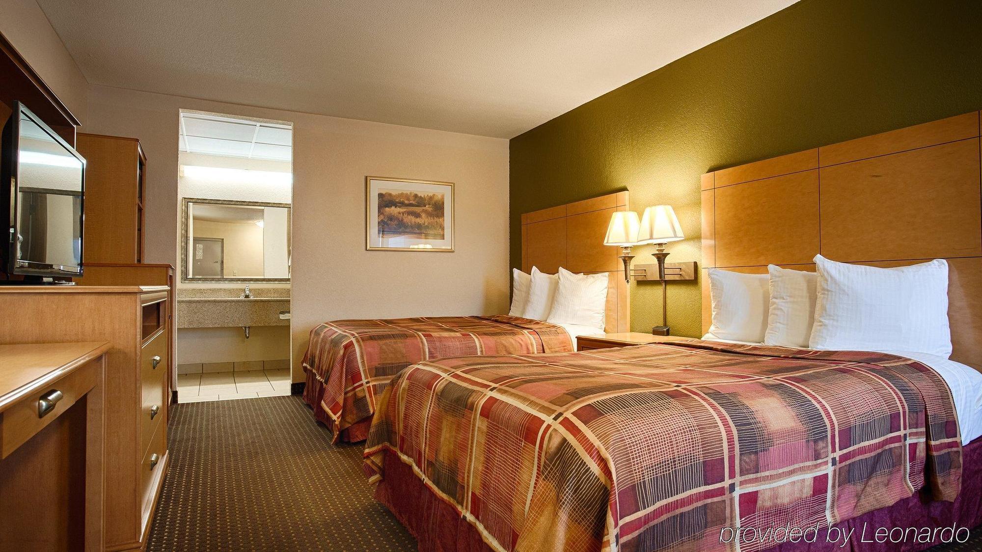 Best Western Angus Inn Great Bend Екстер'єр фото