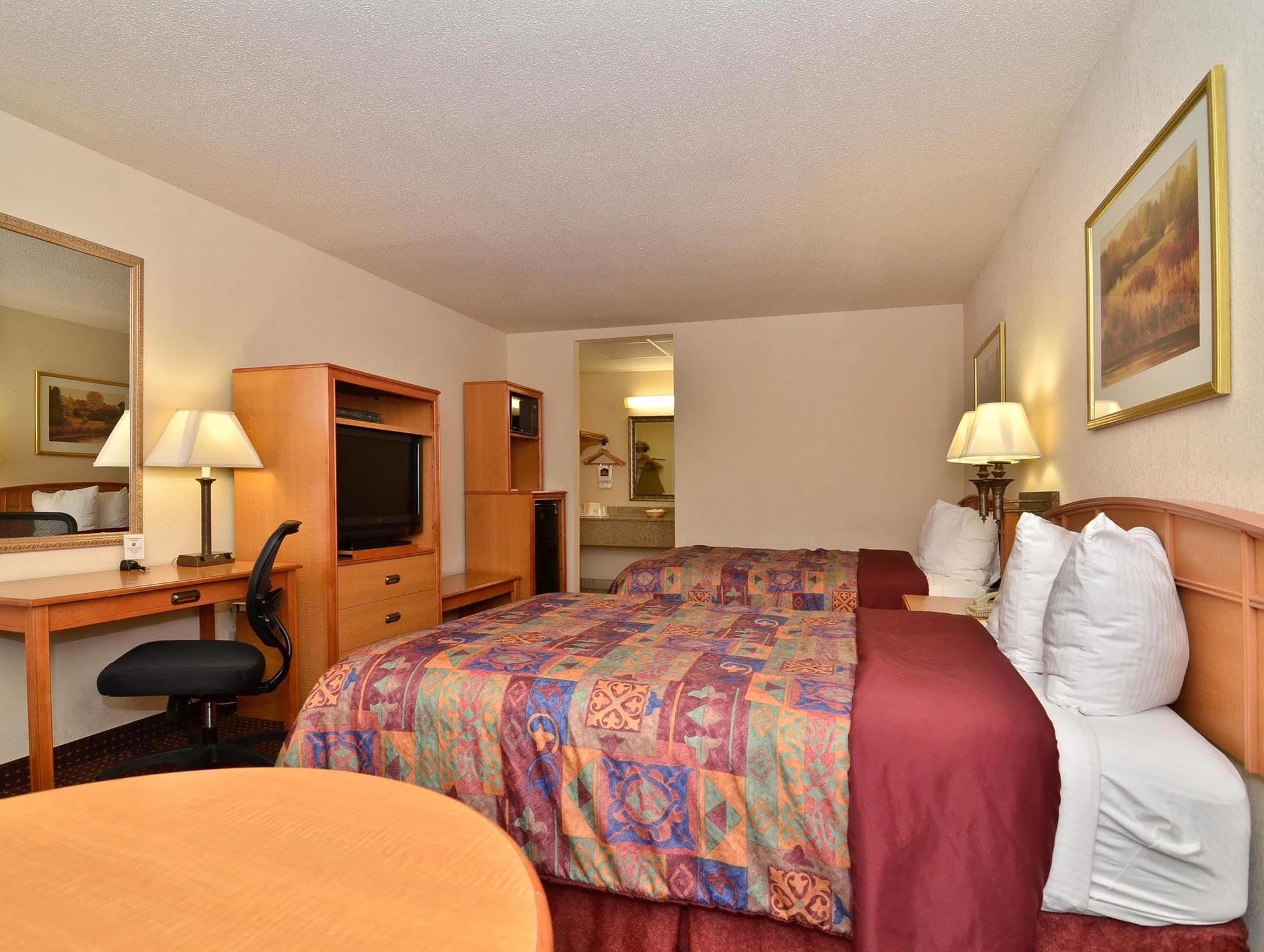 Best Western Angus Inn Great Bend Екстер'єр фото