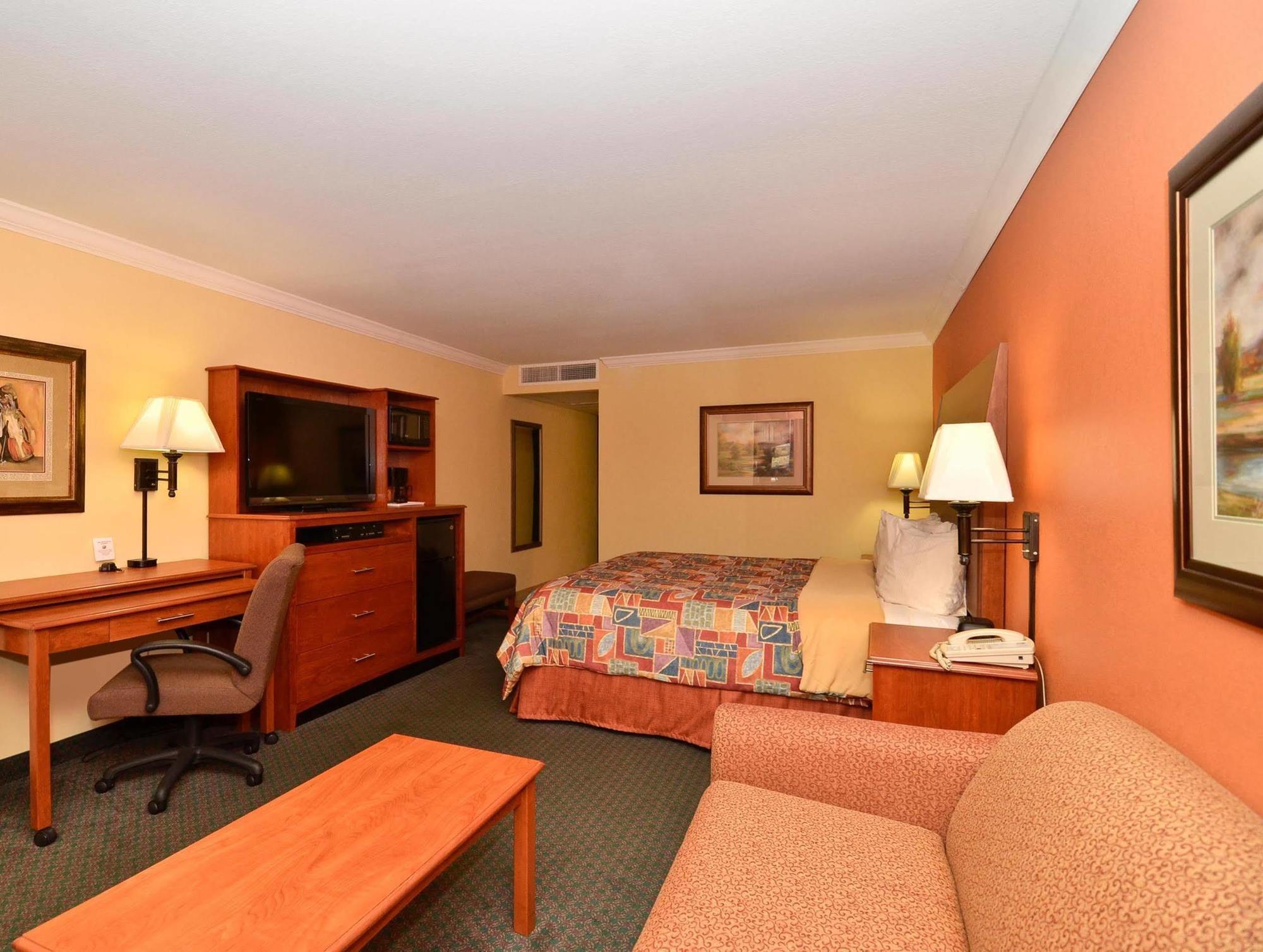 Best Western Angus Inn Great Bend Екстер'єр фото