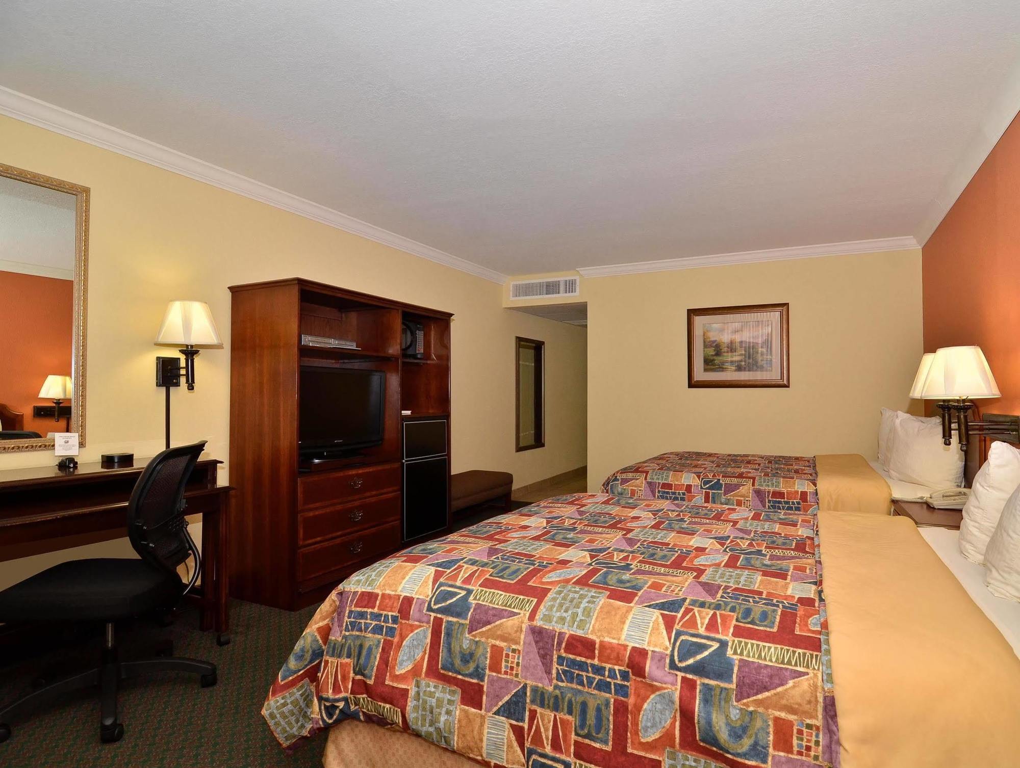 Best Western Angus Inn Great Bend Екстер'єр фото